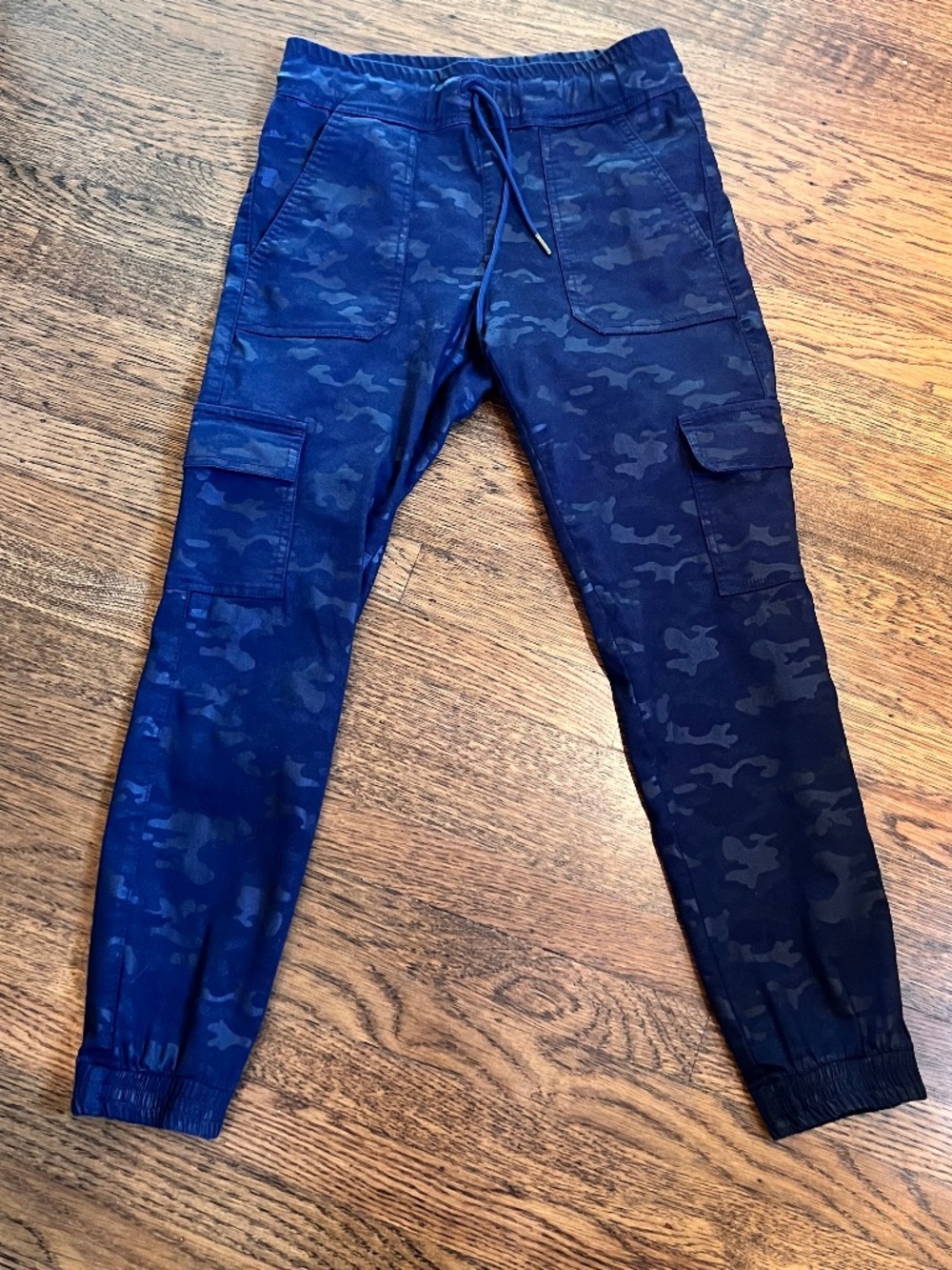 Bevy Flog Camo Shely Jogger size 24, dark navy
